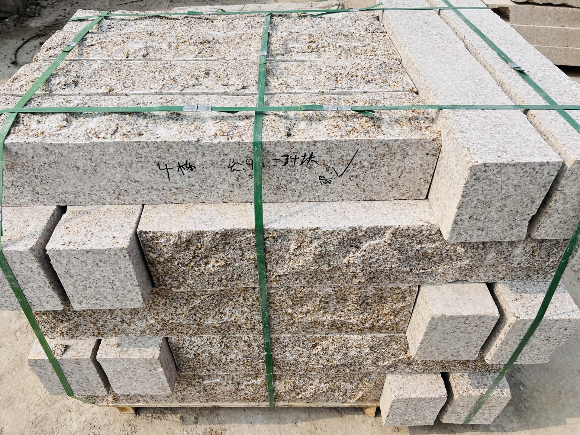 蘑菇石常規(guī)尺寸(圖3)